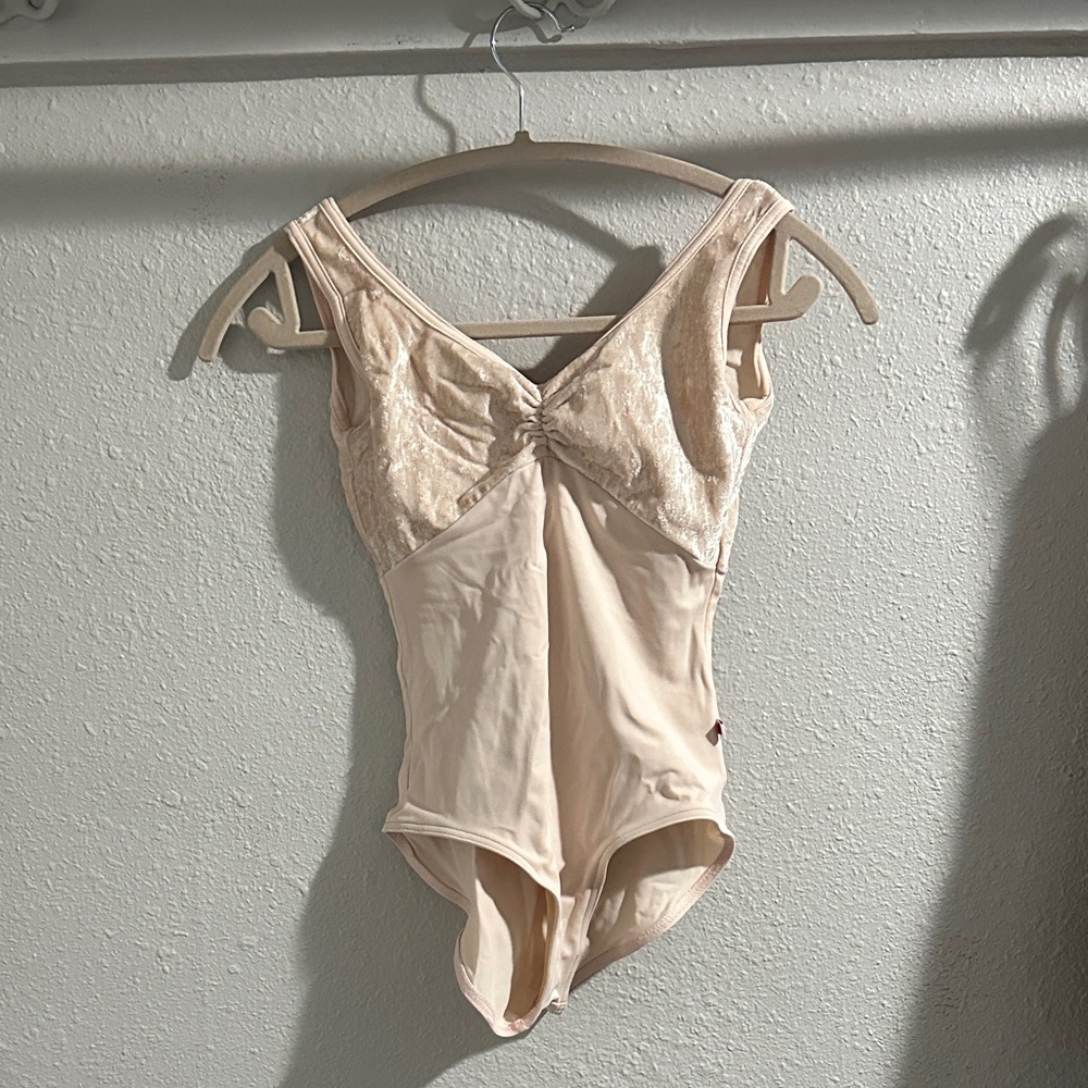 Light pink yumiko leo in size medium
